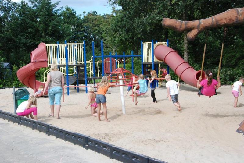 Mulder'S Vakantiehuis, Jaarplaats 108 Op Recreatiepark De Tien Heugten Schoonloo Kültér fotó